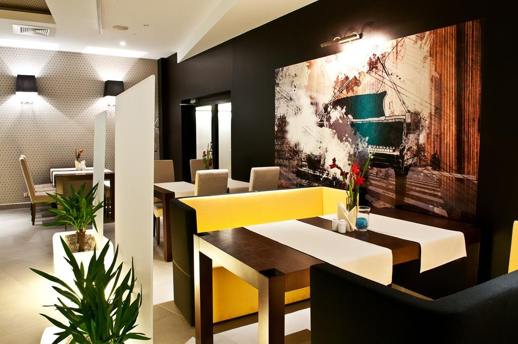 Hotel Piano Lublin Exterior photo